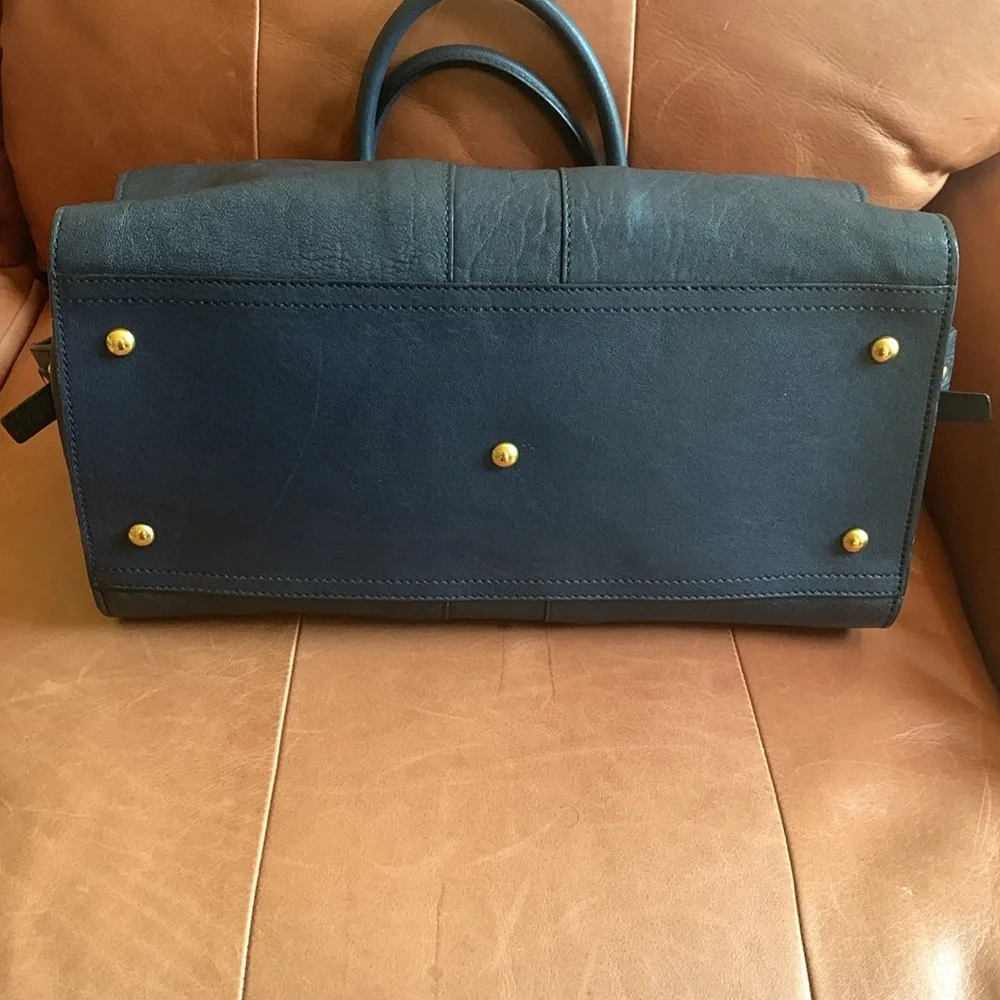 🦋Beautiful YSL Navy Blue Leather Handbag🦋 - Picture 6 of 14